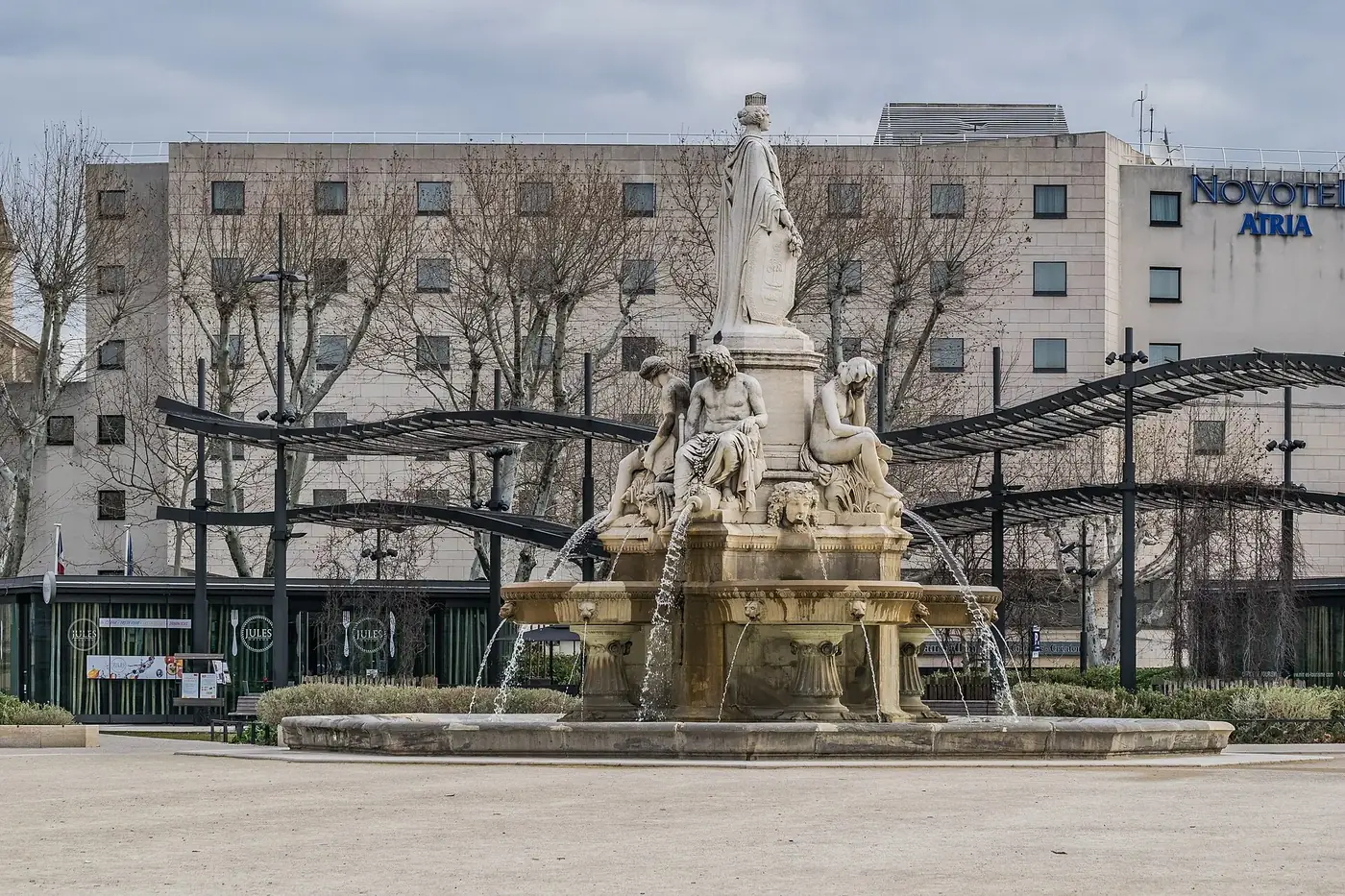 Nîmes