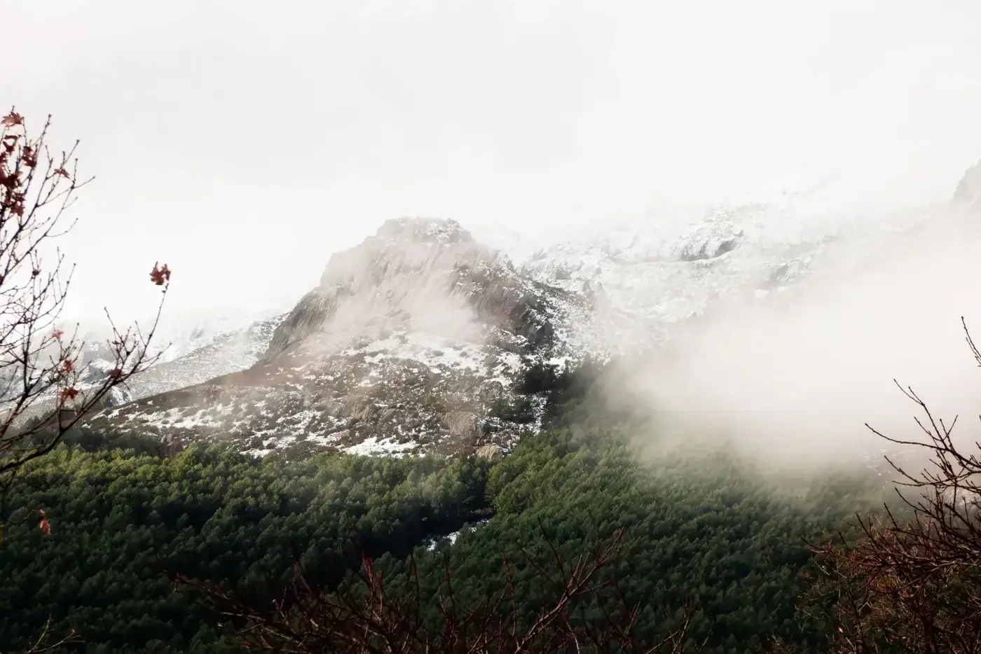 Stunning mountain landscape in the French Pyrenees, ideal for hiking adventures.